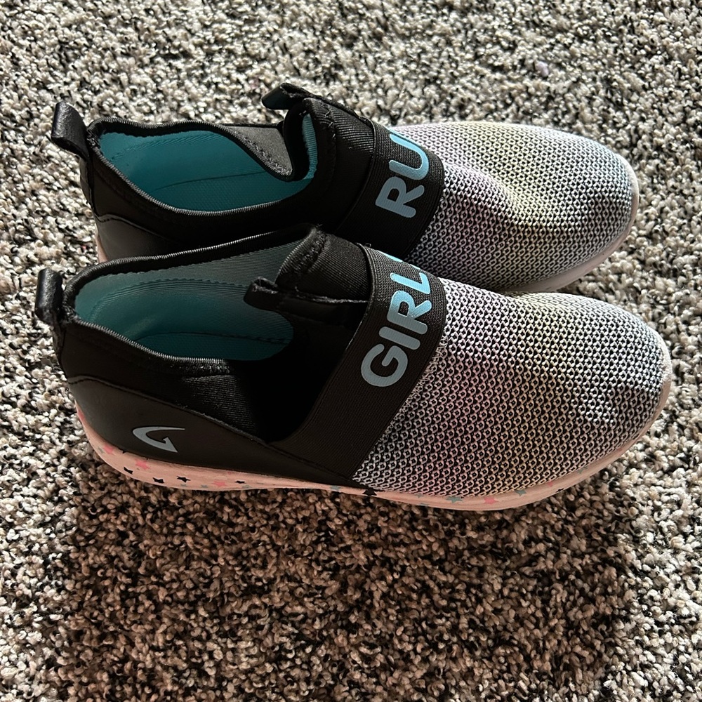 Cute runners, easy on and off!